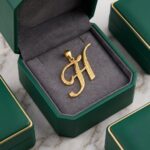تعليقه حرف H عيار 18 الوزن 1.25 جرام