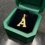 ⁦تعليقه حرف A عيار 18 الوزن 0.43 جرام⁩ - الصورة ⁦4⁩