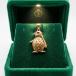 ⁦تعليقه البطريق عيار 18 الوزن 1.66 جرام⁩ - الصورة ⁦2⁩
