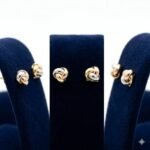 ⁦حلق عيار 18 الوزن 0.97 جرام⁩ - الصورة ⁦3⁩