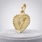 ⁦تعليقه حرف V الوزن 0.81 جرام⁩ - الصورة ⁦3⁩